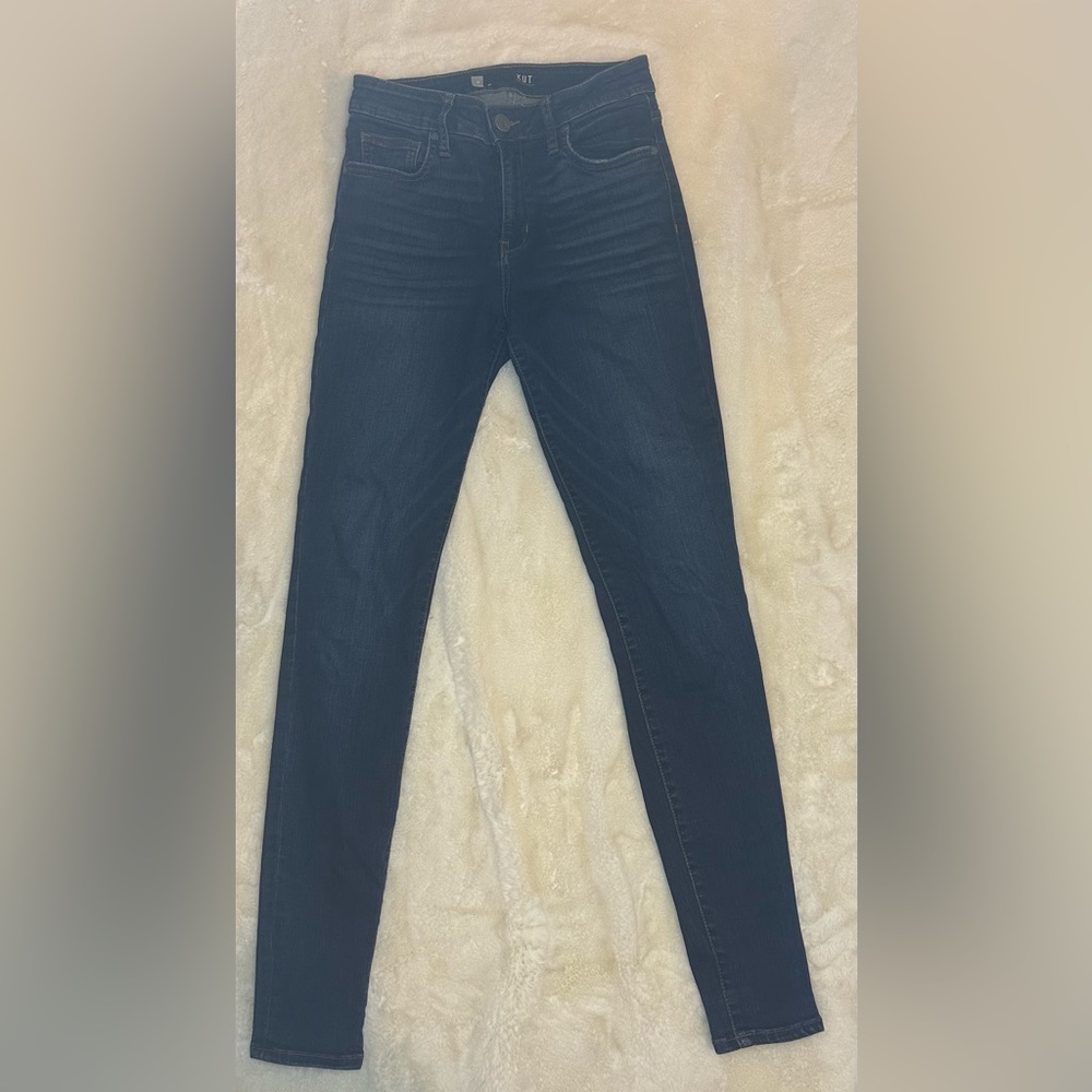 Kut from Kloth stretchy denim jeans. Size 4